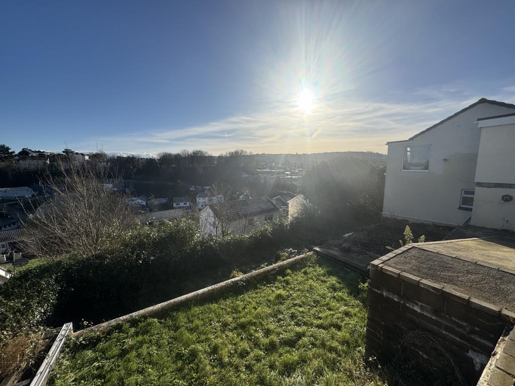 Lot: 134 - DETACHED HOUSE WITH COMPLETION WORKS REQUIRED - View of the terraced gardens